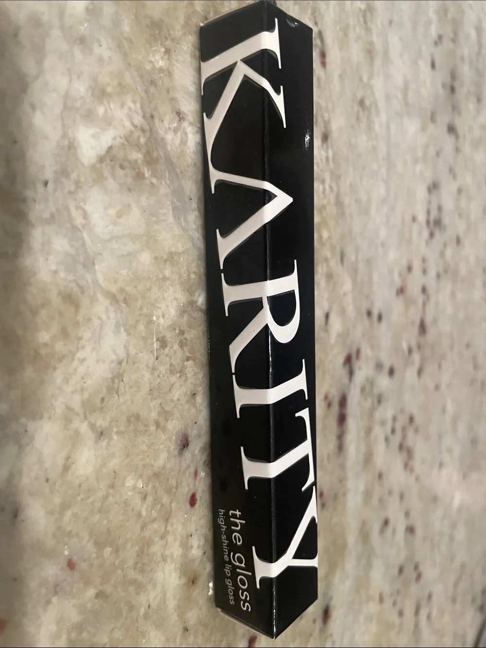 Karity lipgloss - Full size Rogue shade